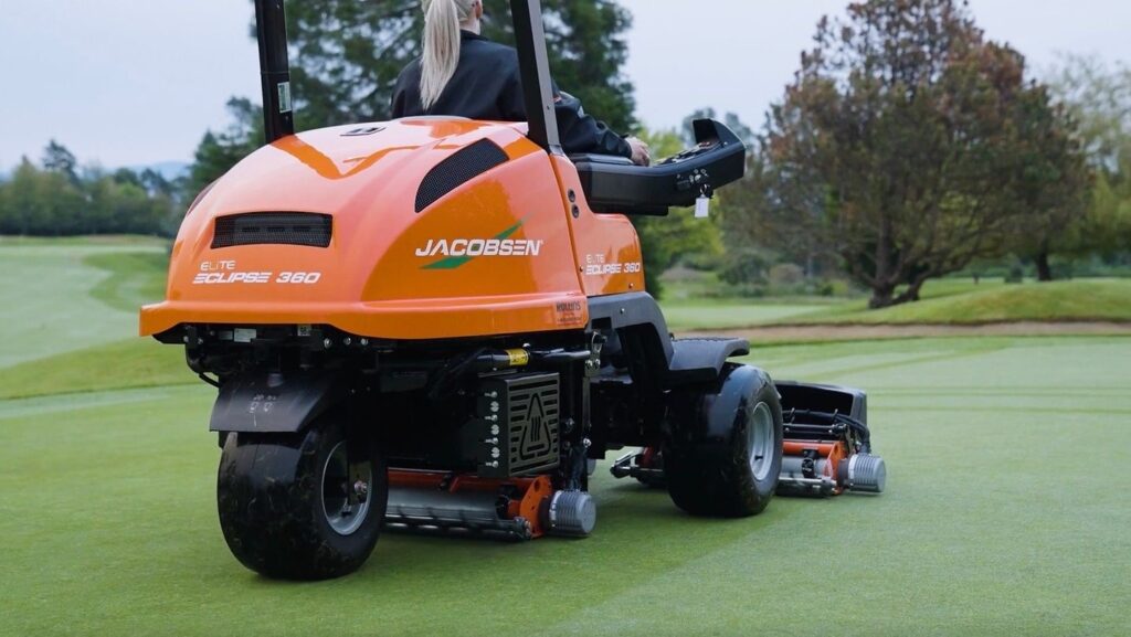 Rear of Jacobsen Elite Eclipse 360