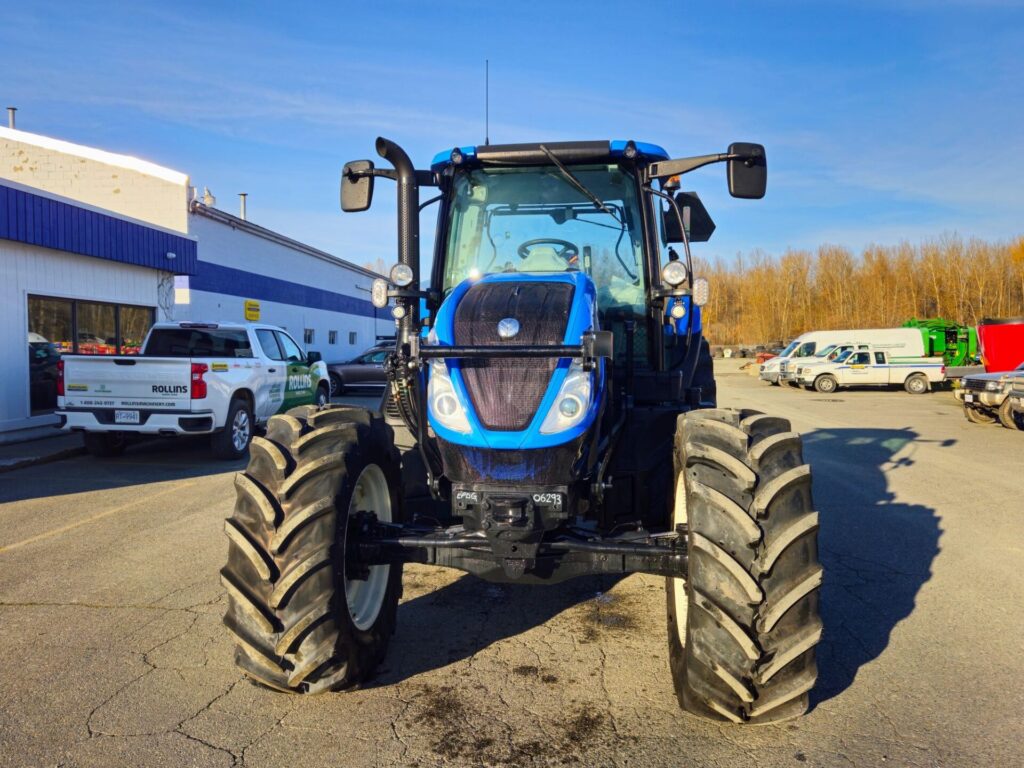Front of New Holland T6.180