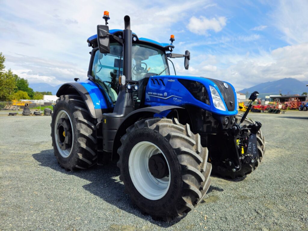 Right Side of New Holland T7.300 Tractor