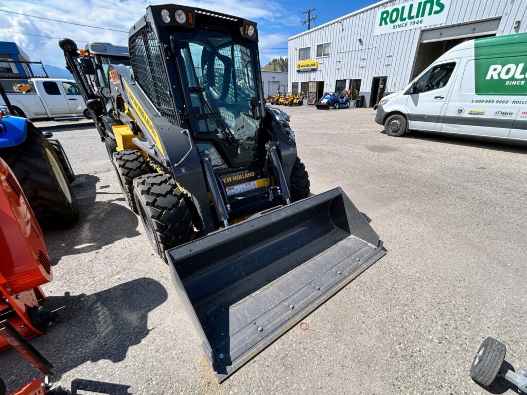 Front Left of New Holland L328