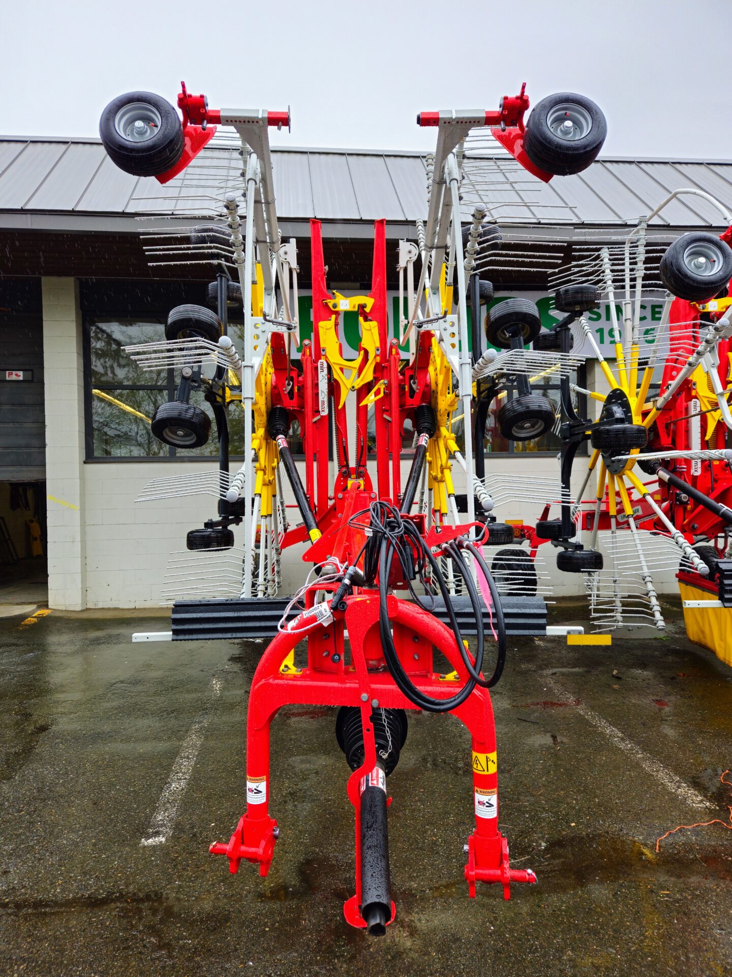 Front of Pottinger Top 962C Rake