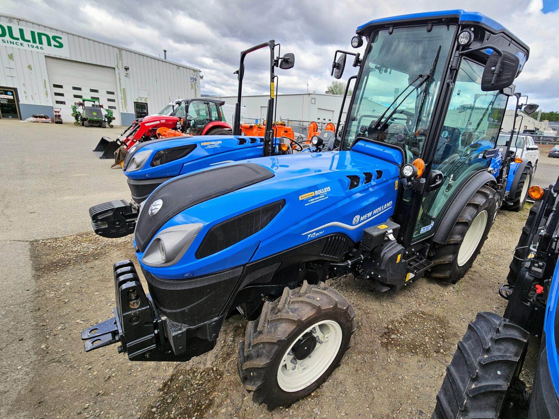 Left front of New Holland T4.90V