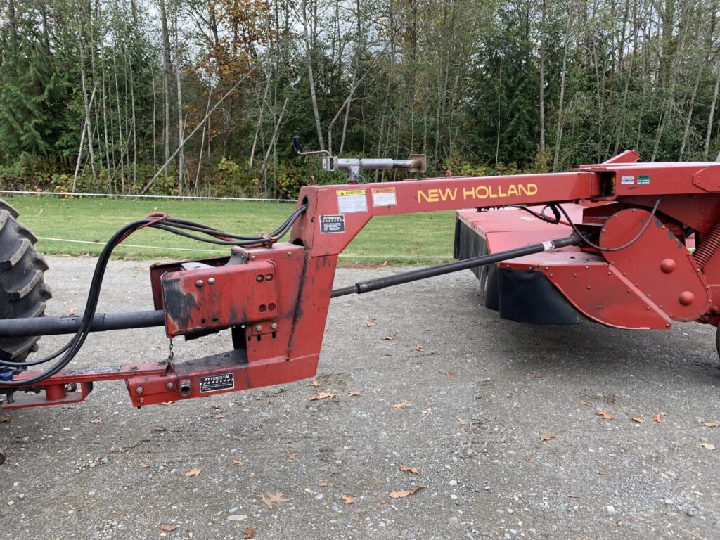 Front Right of New Holland 411 Discbine