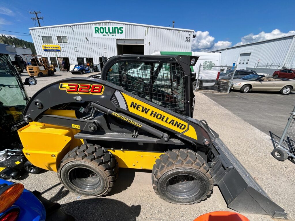 Right side of New Holland L328 Skid Steer