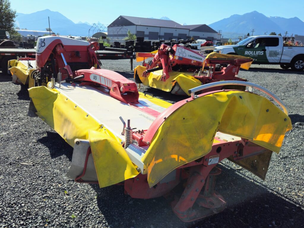 Right rear of Pottinger Novacat