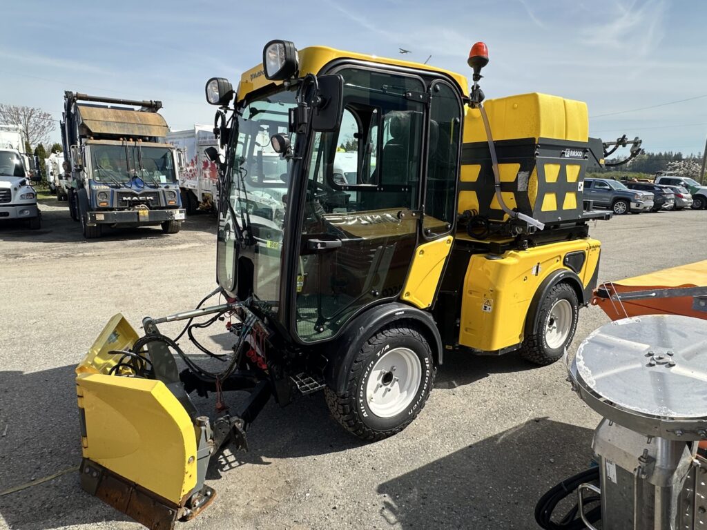 Front Right of Multihog CX75 MKII