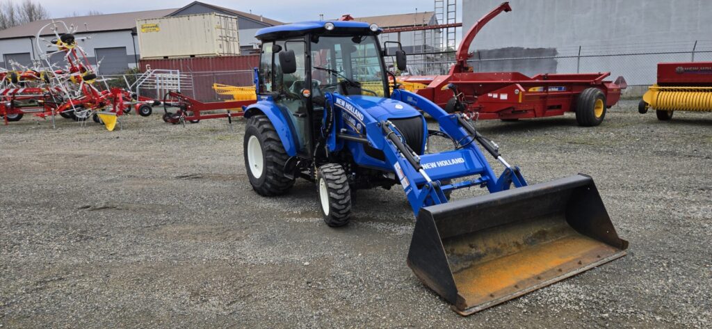 Front Left of New Holland B40 T4B