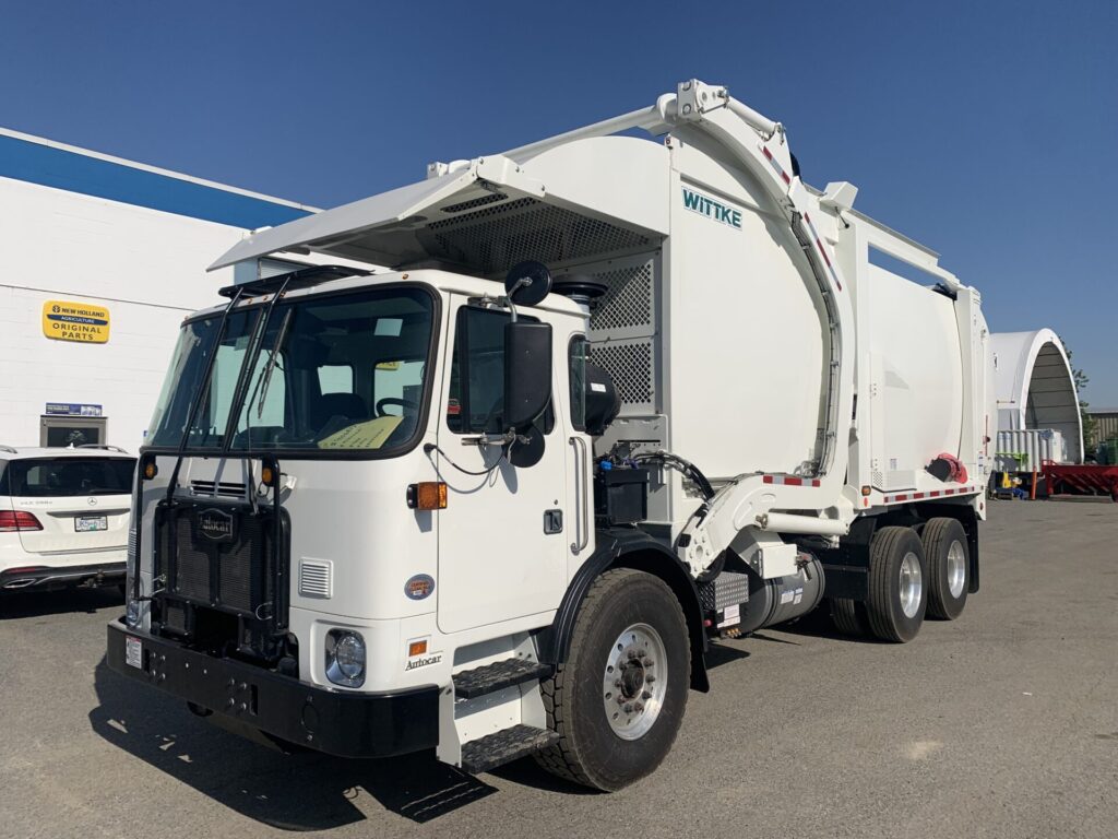 Labrie Witke Front Loader on Autocar