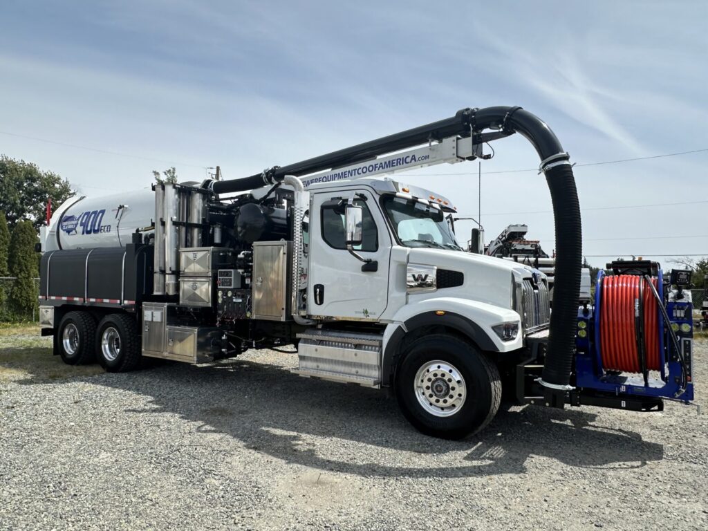 Left side of 900 ECO Combo Truck