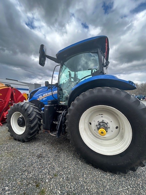 Left of New Holland T6.180