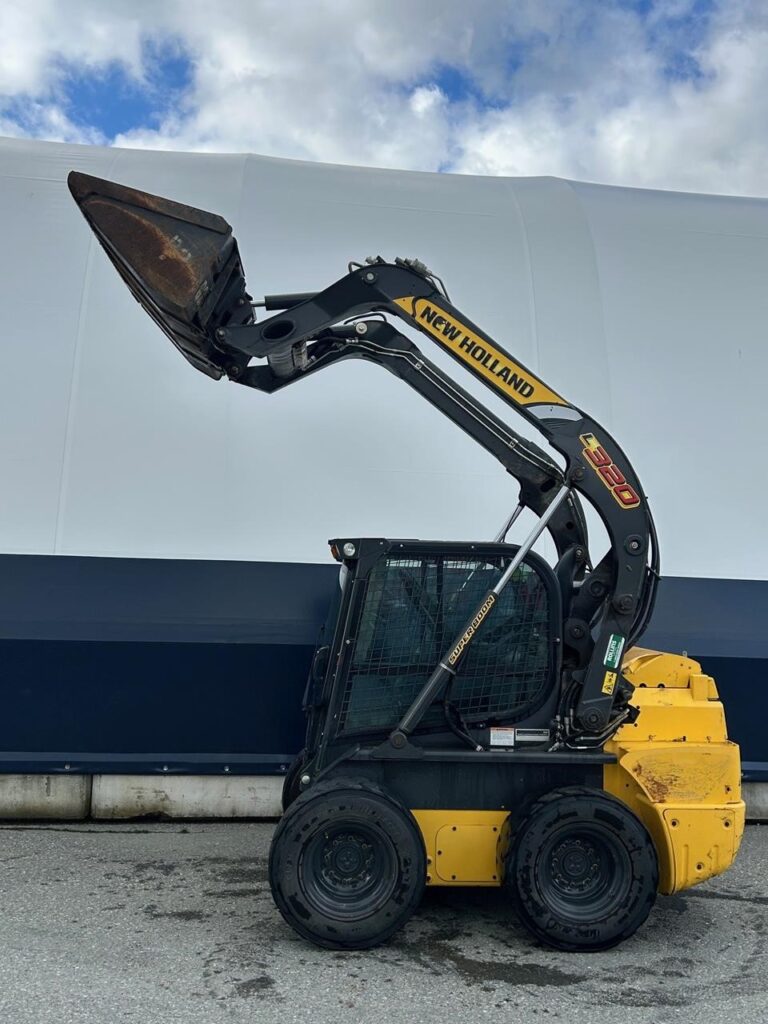 Boom raised on New Holland FV-250