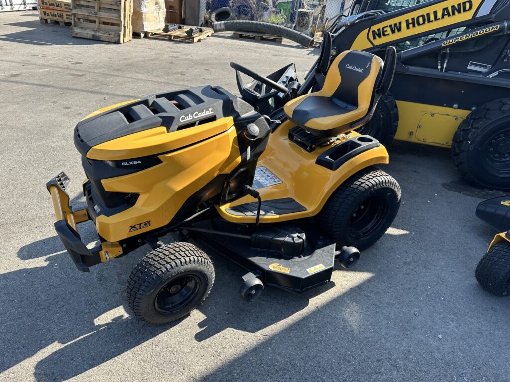 Right Side of Cub Cadet SLX54