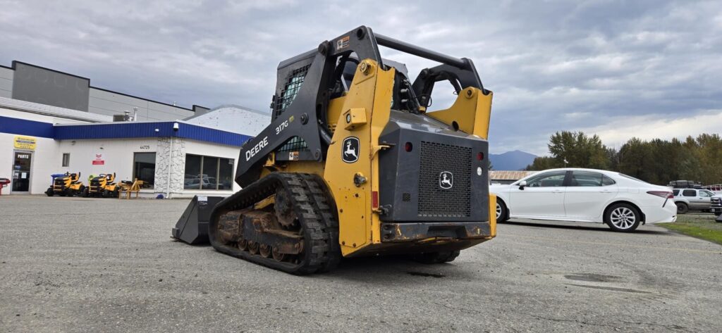 Rear left of John Deere Skid Steer