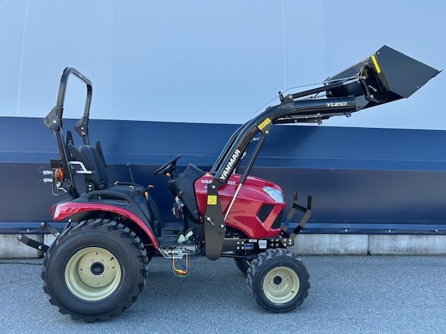 Bucket loader up Yanmar SA223 Tractor