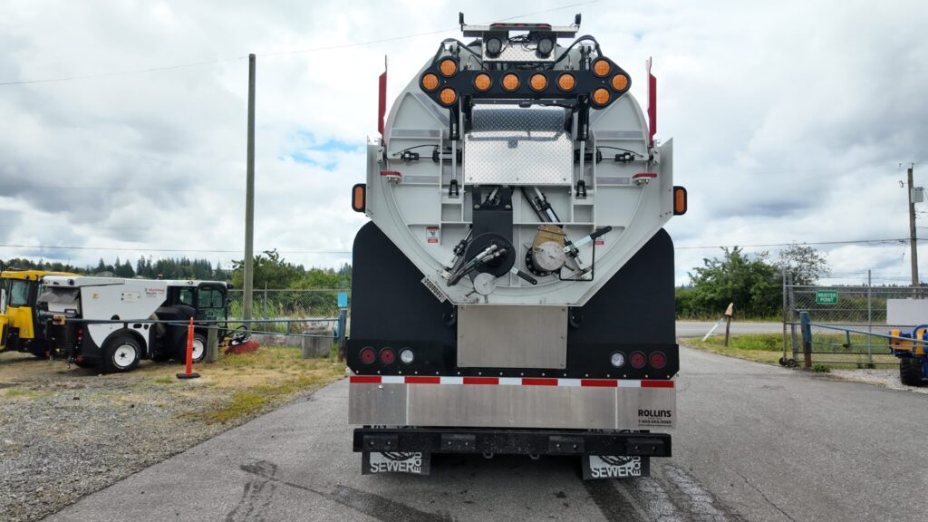 Rear of 900 ECO Combo Truck