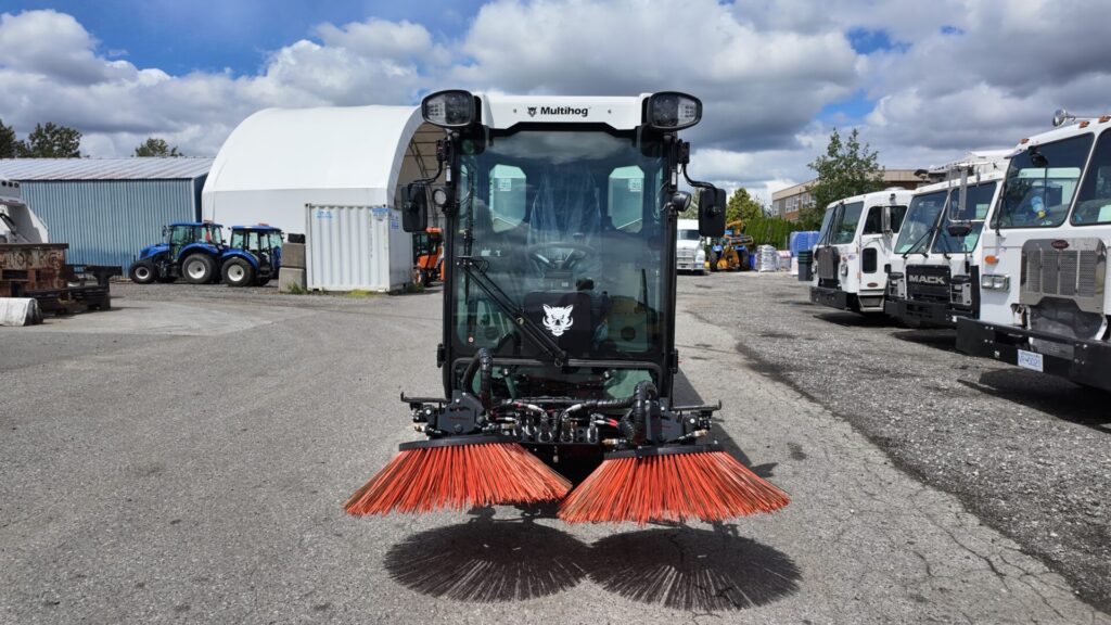 Front of Multihog CV350