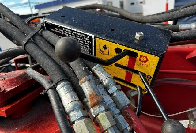 New Holland Rake Picture 2